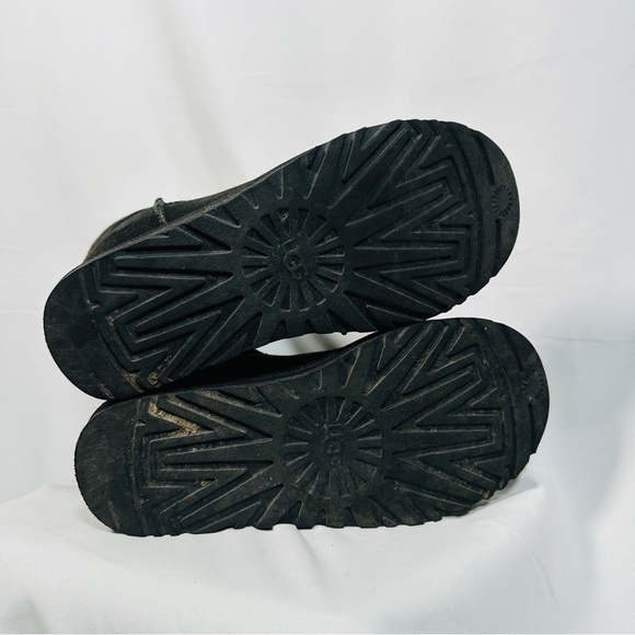 UGG Classic Short II Suede Shearling Boots Black Cozycore Size 8 - Picture 10 of 13